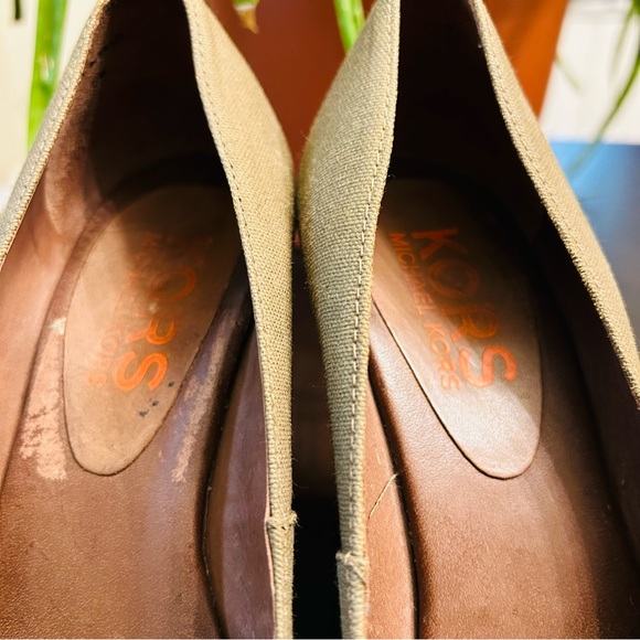 Michael Kors Olive Green Leather & Canvas Peep-Toe Wedges | Size 6 - Picture 9 of 9